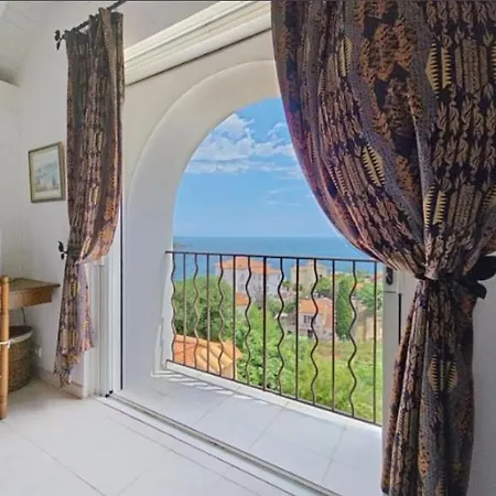 Vue Panoramique Sur Les îles De Lérins Villa